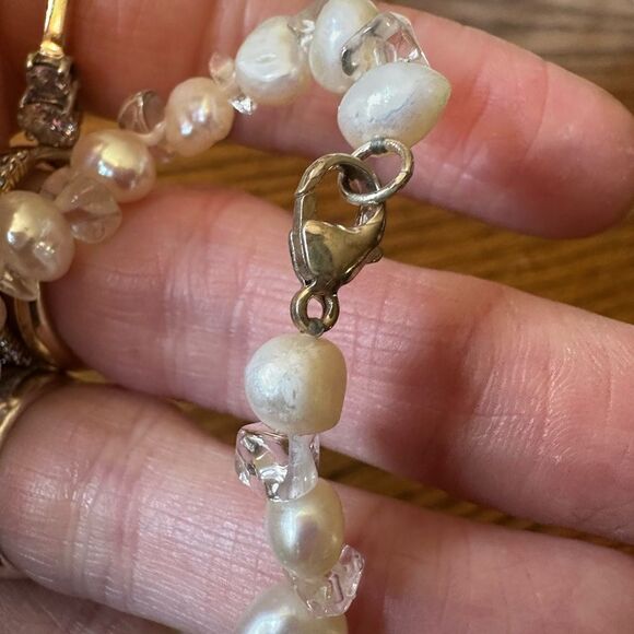 Elegant Genuine Freshwater Pearl & Rock Crystal Necklace 34” + Earrings - Picture 5 of 6